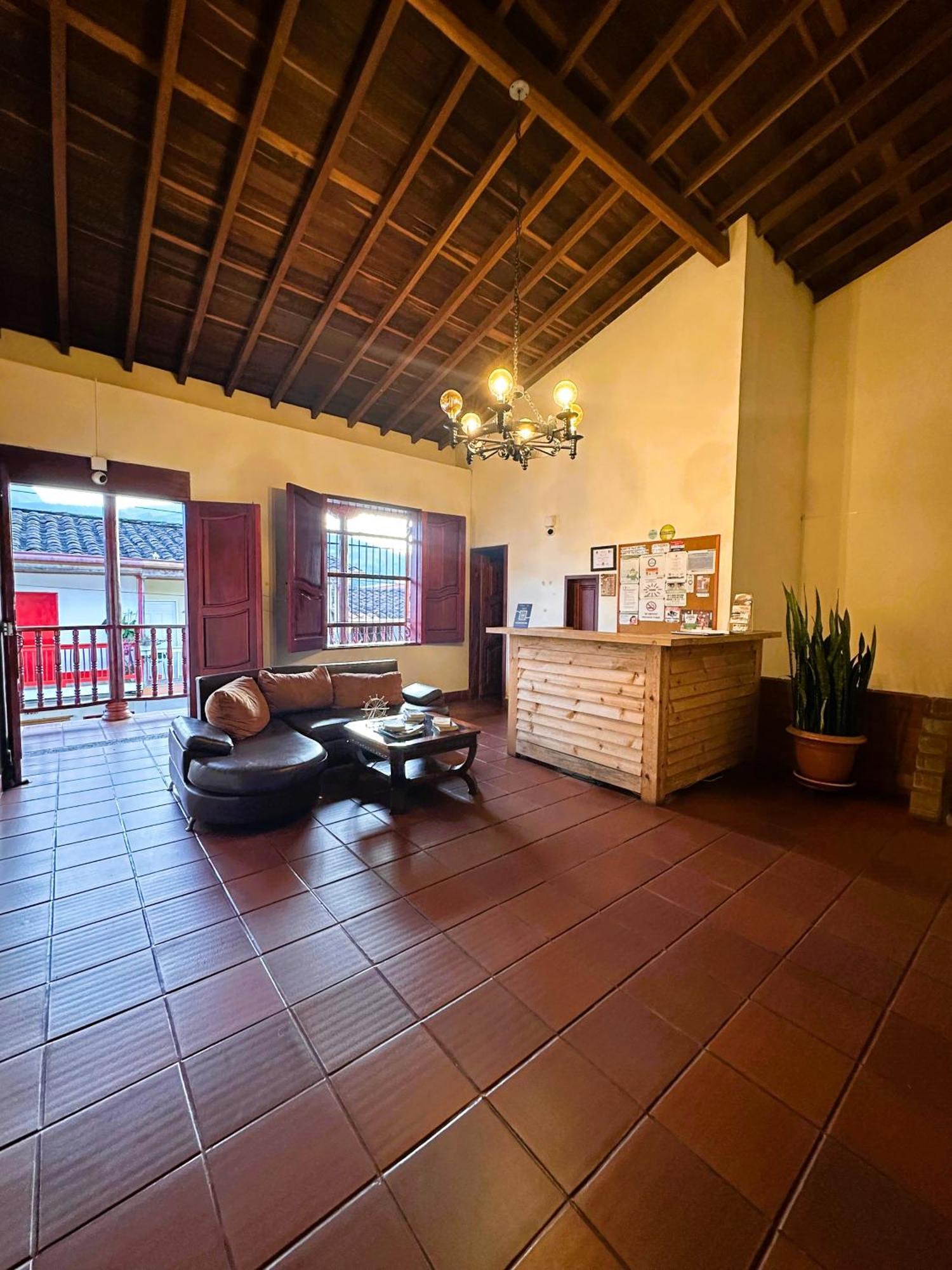 La Casa De Las Flores Hostal Jardín Eksteriør billede